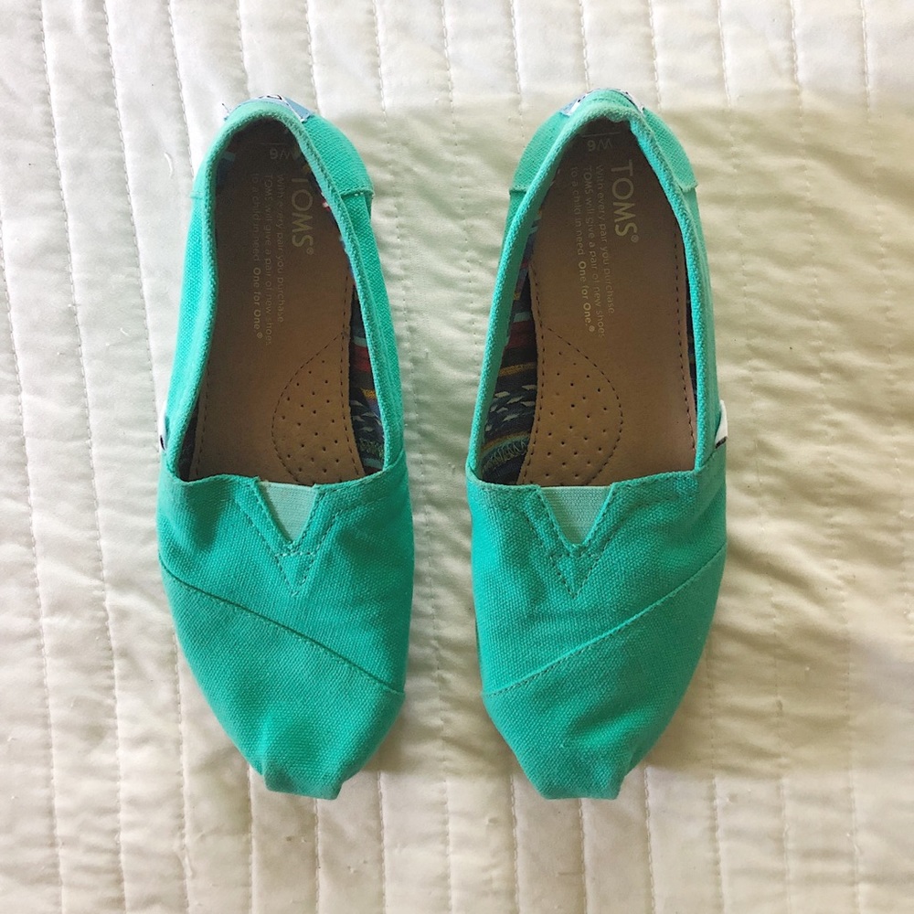 Classic Teal Canvas Toms Size 6